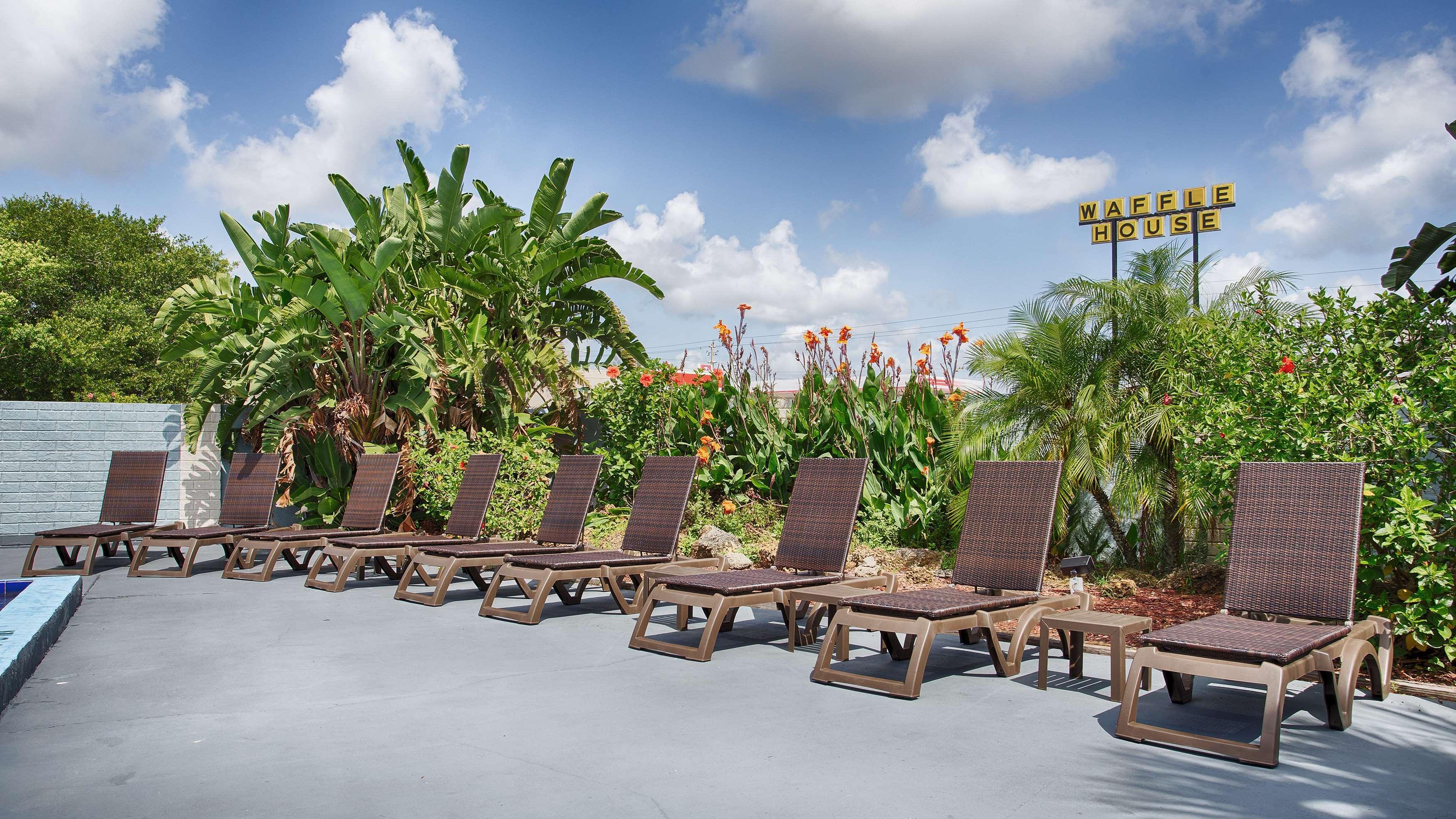 Best Western Space Shuttle Inn Titusville Bagian luar foto